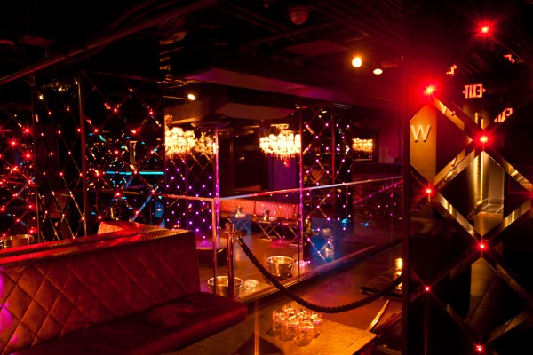 VIP looking into pit color VIP Josephine DC
